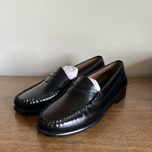 WOMENS WHITNEY WEEJUNS LOAFER | G.H. Bass classic loafer | Almost New